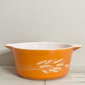 PYREX Vintage Autumn Harvest Wheat 475-B Size 1.5 qt.